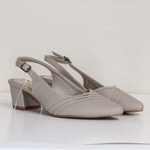 Easy Street Shani Oatmeal Linen Slingback Pumps NWOT